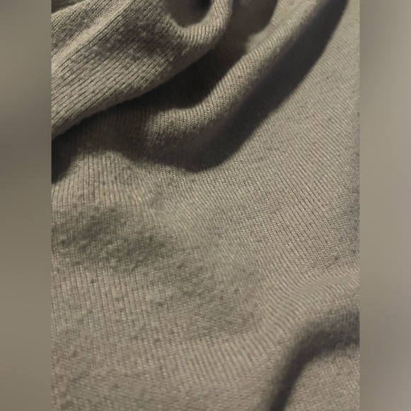 π§π½ββοΈ Alo Yoga Pullover Glimpse Top - Lavender - Sz Medium - Picture 8 of 9